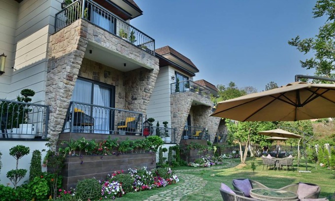 Bhimtal Resort | 300 m² Resort ∙ 3 bedrooms ∙ 9 guests