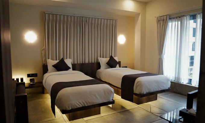 Surat Hotel | 33 m² Hotel ∙ 2 guests