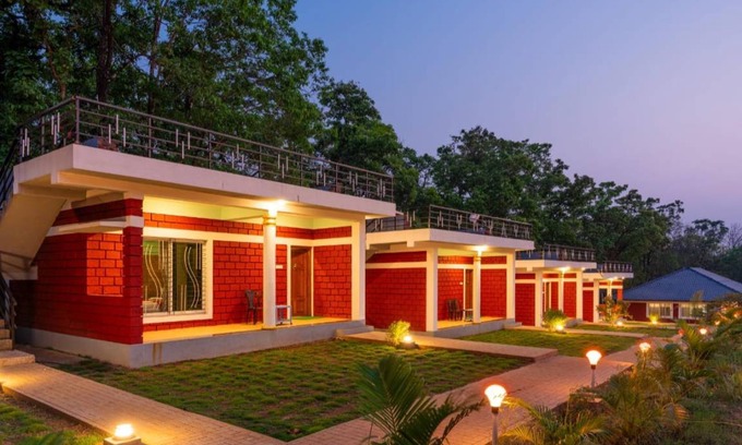 Timbholi Hotel | 360 m² Hotel ∙ 3 guests