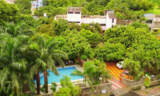 Bolpur Resort | 42 m² Resort ∙ 5 guests