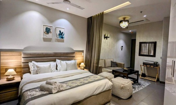 Noida Apartment | 58 m² Apartment ∙ 2 guests