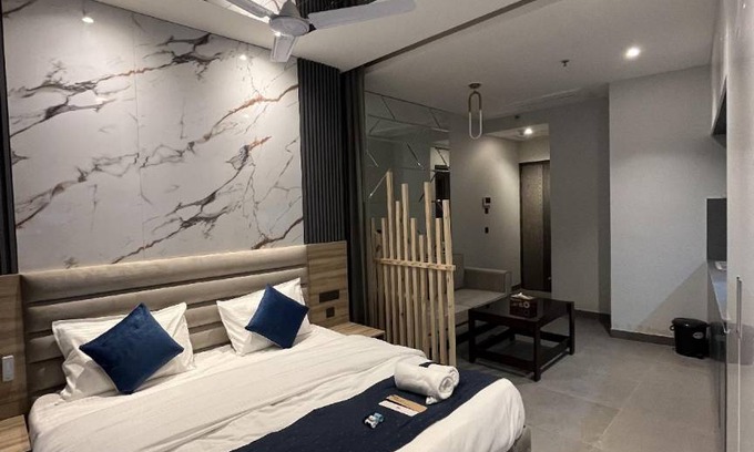 Noida Apartment | 645 m² Serviced apartment ∙ 2 guests