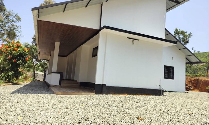 Elappara House | 900 m² House ∙ 3 bedrooms ∙ 13 guests