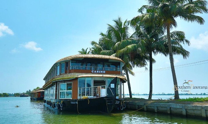Alappuzha Boat Rental | Casino Houseboats