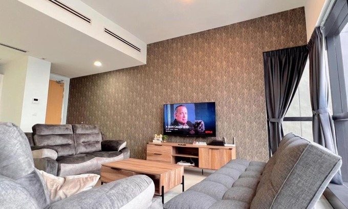 Petaling Jaya Apartment | Family Gathering with Bathtub in Icon City, 12 Pax near Bandar Sunway
