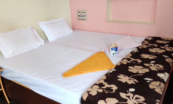 Kamalapur Hostel | Family House (Vinayaka Homestay)