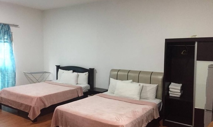 Kuala Lumpur City Centre Apartment | HJN MAYTOWER PRIVATE APPARTMENT AT JALAN MASJID INDIA WITH SWEEMING POOL