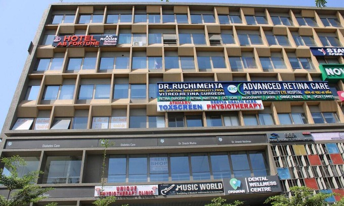 Sabarmati Hotel | Hotel ∙ 1 guest