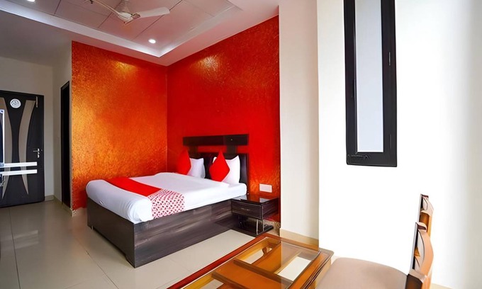 New Town Hotel | Hotel ∙ 3 guests