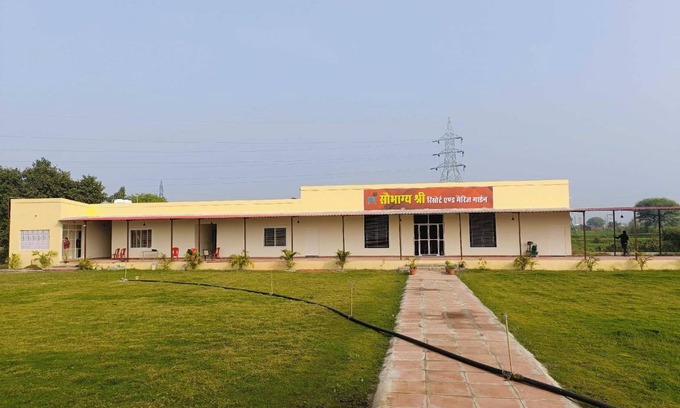 Hoshangabad Hotel | Hotel ∙ 3 guests