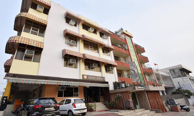 Malviya Nagar Hotel | Hotel ∙ 3 guests
