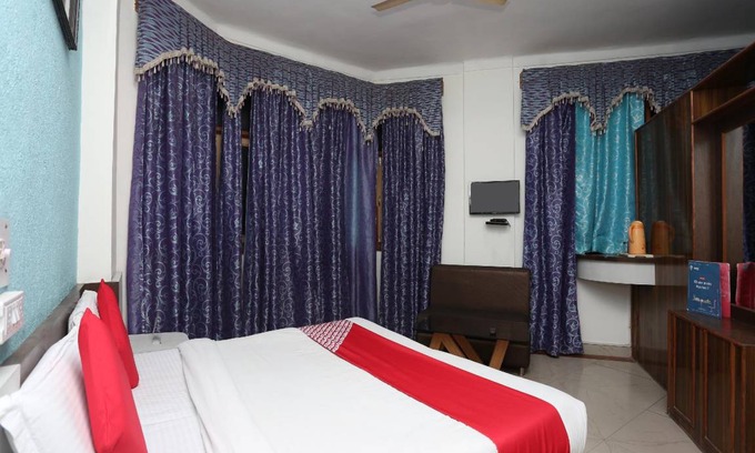 Kharagpur Hotel | Hotel ∙ 3 guests