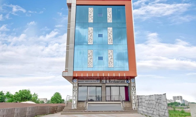 Tonk Road Hotel | Hotel ∙ 3 guests