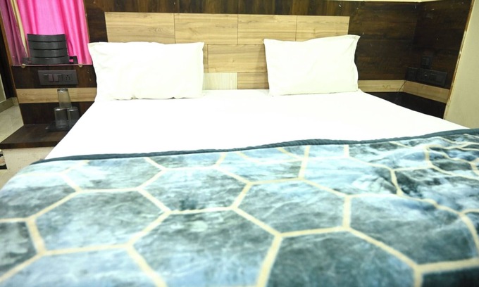 Ghaziabad Hotel | Hotel Crystal