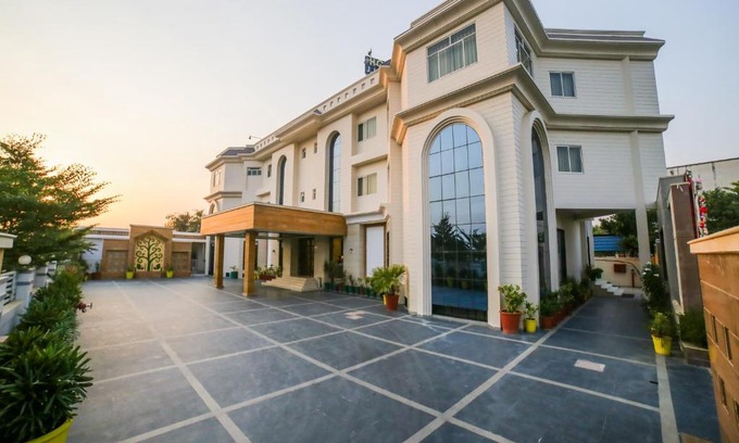Jaipur Hotel | Hotel JJ Valley
