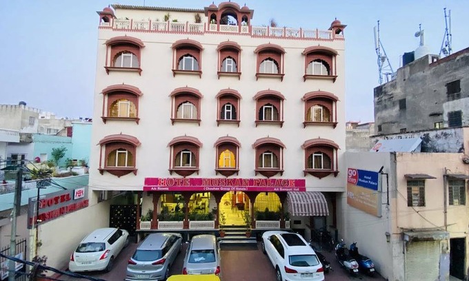 Sindhi Camp Hotel | Hotel Muskan Palace