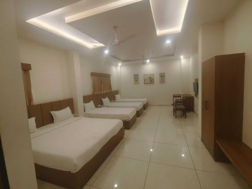 Panch Mahals District Hotel | Hotel O Grand Ekta