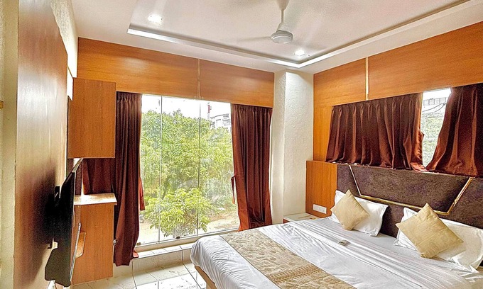 Bhat Hotel | Hotel Regal