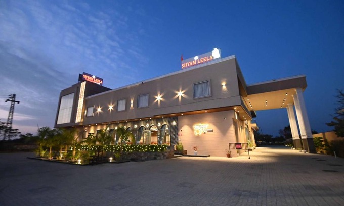 Shri Madhopur Hotel | 250 m² Hotel ∙ 4 guests