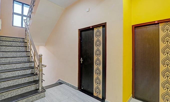 Gorakhpur Hotel | Hotel ∙ 3 guests