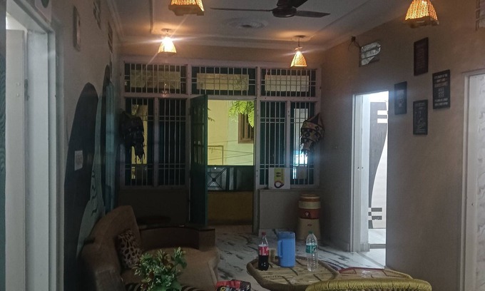 Sindhi Camp Hostel | Jungle by sturmfrei Jaipur