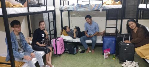 Marine Lines Hostel | Kritika Accoommdates P G