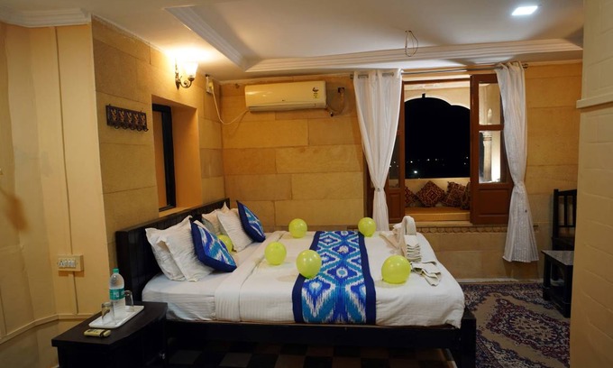 Amar Sagar Pol House | Motel ∙ 8 guests