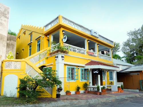 Daman Hostel | Moustache Daman
