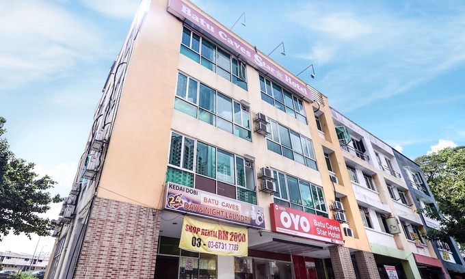 Medan Batu Caves Hotel | OYO 1055 Batu Caves Star Hotel