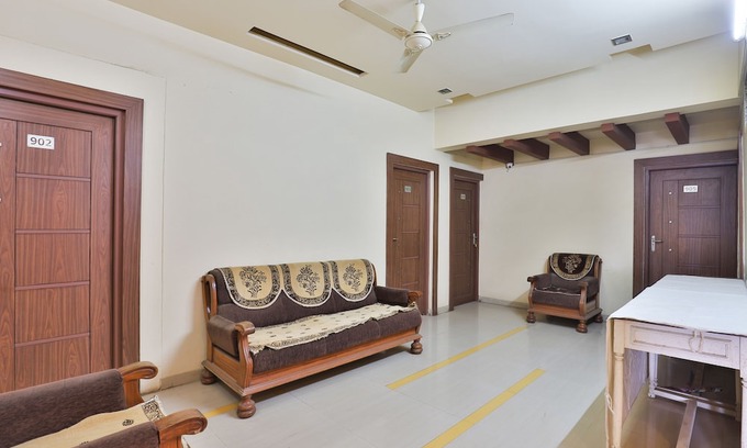 Gandhinagar Hotel | OYO 27689 Hotel Haveli Inn