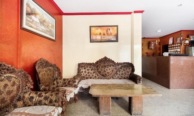 Pink City Hotel | OYO Hotel Apoorva Deluxe