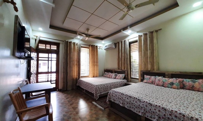 Haldwani Resort | Private room ∙ 5 guests