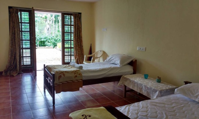 Virarajendrapet Resort | Private room ∙ 3 guests