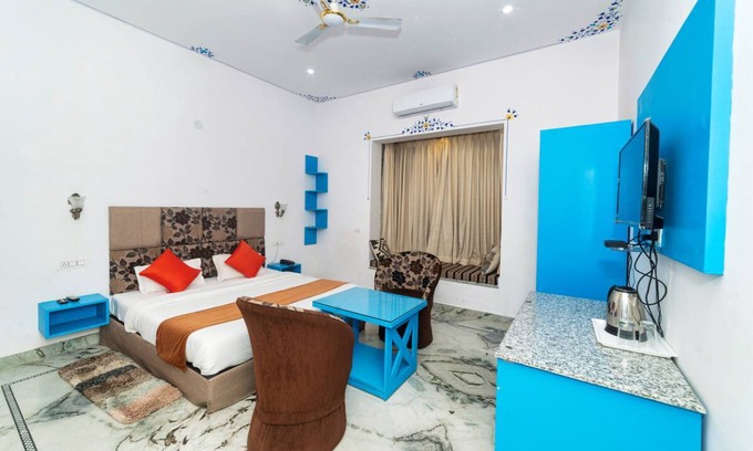 Lake Swaroop Sagar Resort | Private room ∙ 2 guests