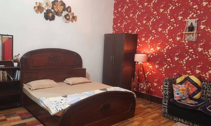 Varanasi Resort | Private room ∙ 3 guests