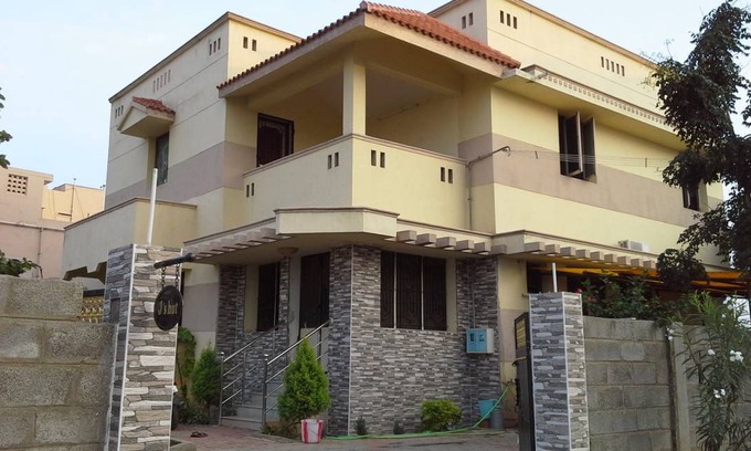 Madurai Resort | Private room ∙ 3 guests