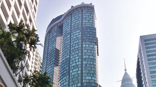 Kuala Lumpur City Centre Apartment | Private Room at Sky Suites KLCC by iRent365