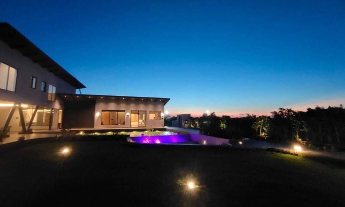 Noida Cottage | Shaw Estate Cottage151A