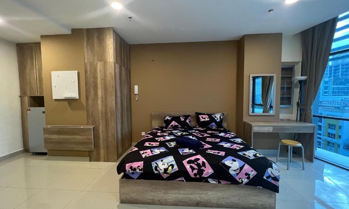Petaling Jaya Apartment | Stylish Entire Unit Opposite Jaya One Wifi/Netflix/Parking
