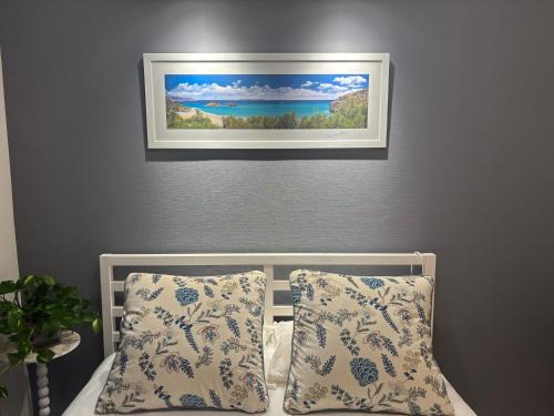 Urayasu Apartment | Tokyo Disney Resort 3 minutes by train, along Symbol Road, and plenty of commercial facilities!Free wifi, double bed