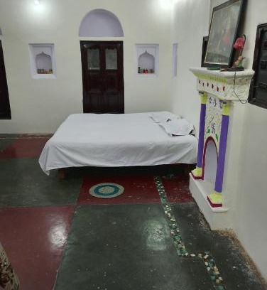 Varanasi Apartment | Topper stay