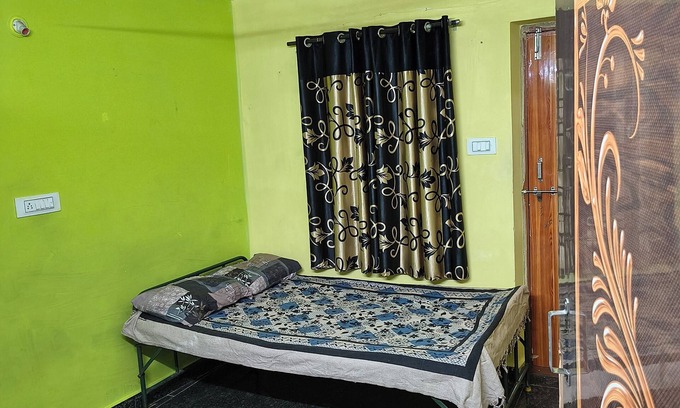 Hyderabad Apartment | Welcoming apartment with WiFi in vibrant Hyderabad