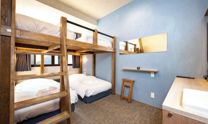 Motomatchi Hotel | Well Stay Namba Quadruple Room/Osaka Ōsaka