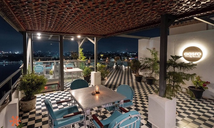 Lake Swaroop Sagar Hostel | Zostel Udaipur - Hostel
