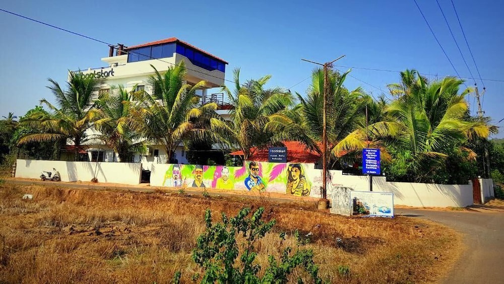 Mandrem Hotel | Moustache Goa CoWork Hostel