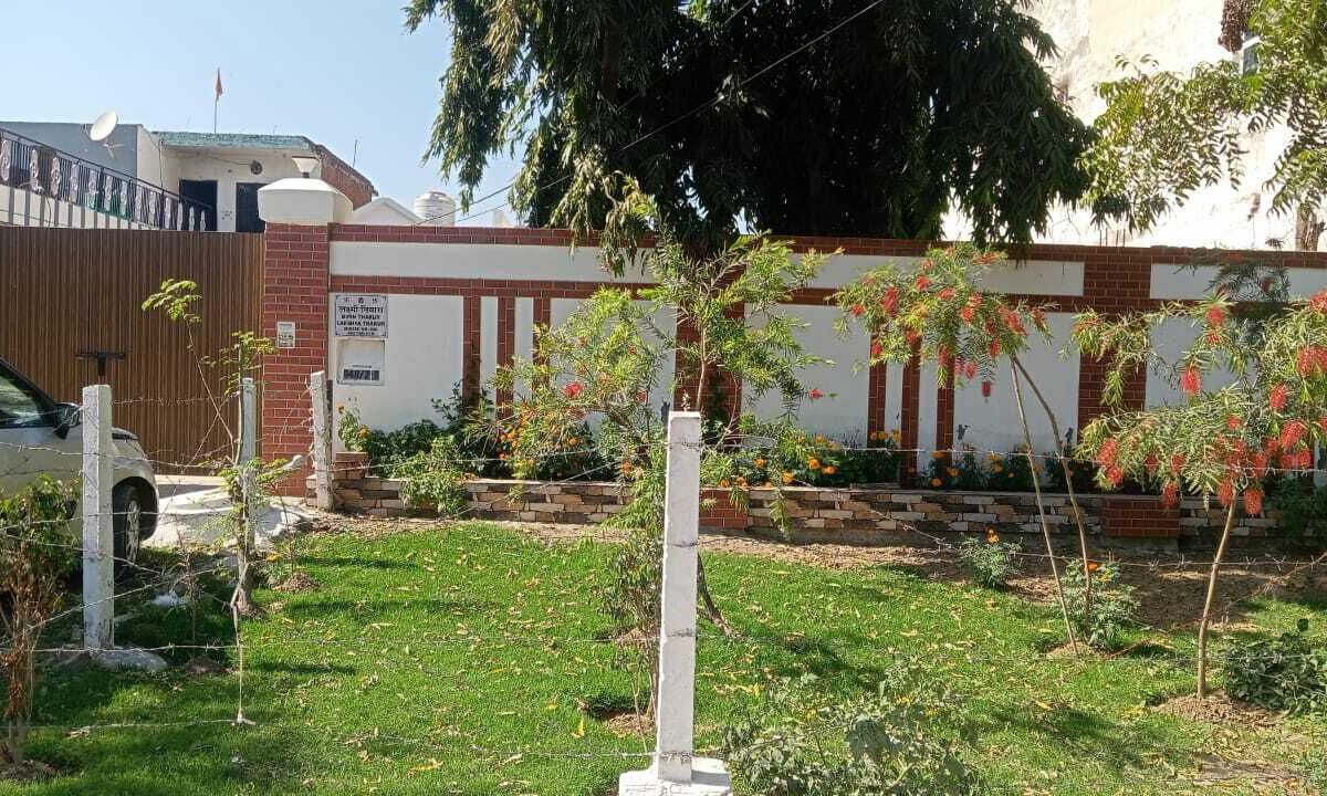 Faridabad Villa | 2-bedroom villa in welcoming Faridabad with WiFi, AC, badminton court within.
