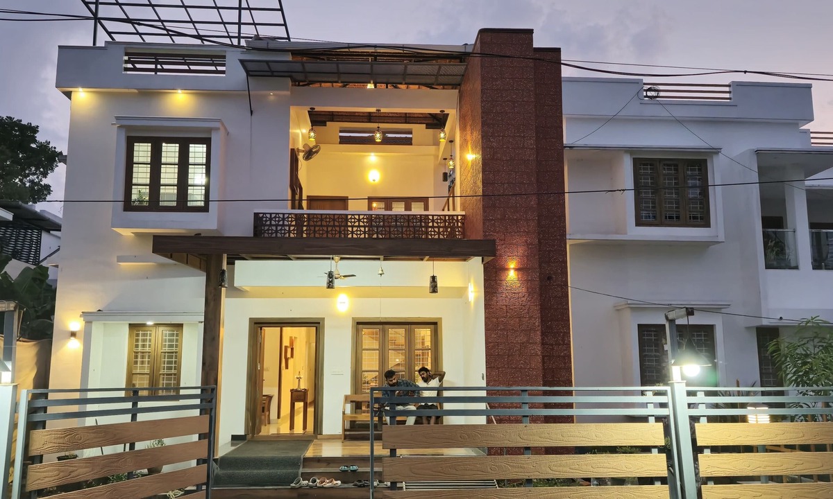 Alappuzha Villa | 4-bedroom villa in charming Alappuzha with AC, WiFi. Relax and unwind.