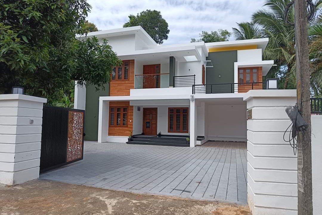 Chengannur Villa | Ethereal Retreatn4-bedroom villa in delightful Chengannur with WiFi, AC