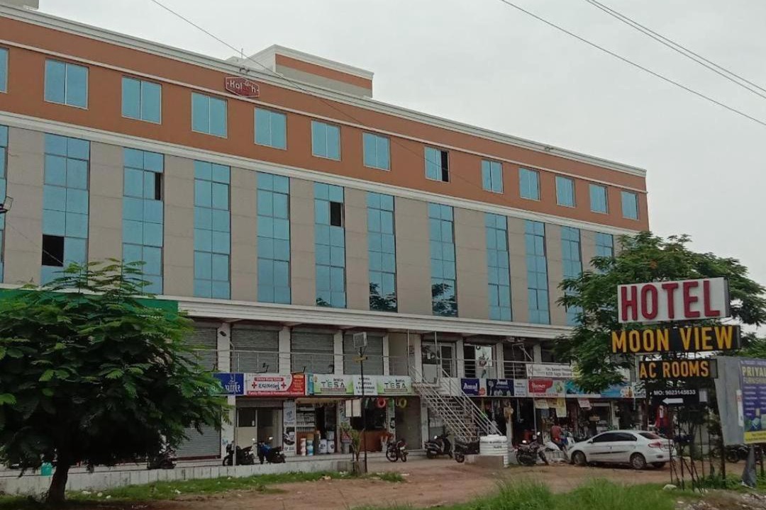 Vadodara Hotel | Hotel Moon View