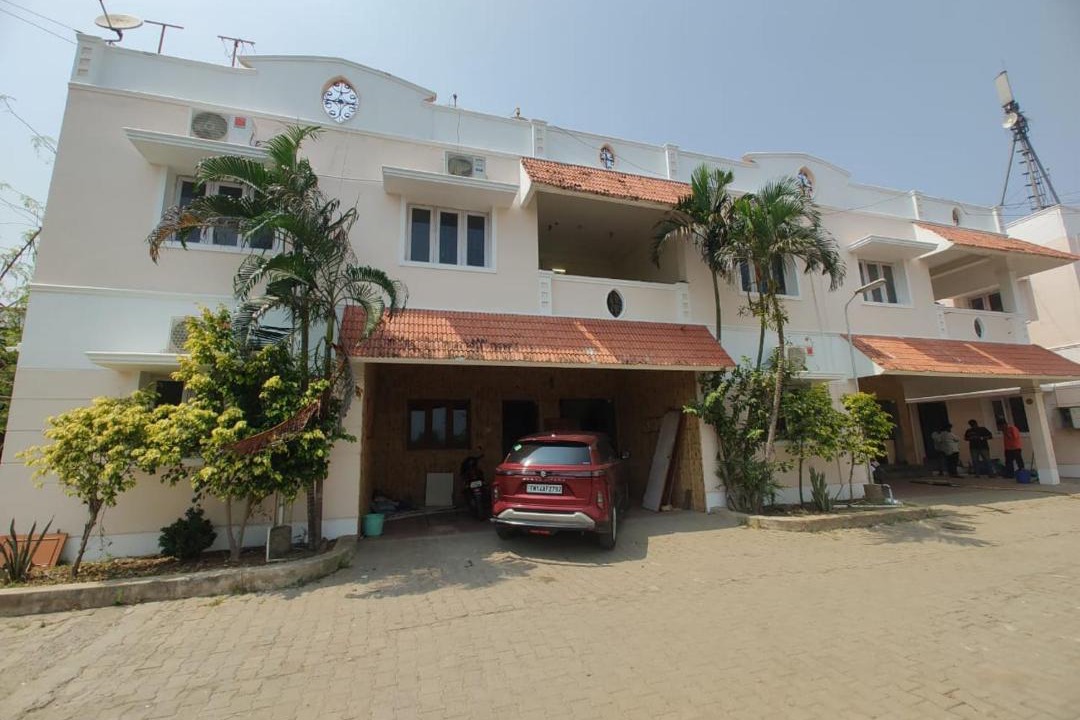Chennai Hotel | Stayz Inn- La Villa Near Kamatchi Hospital
